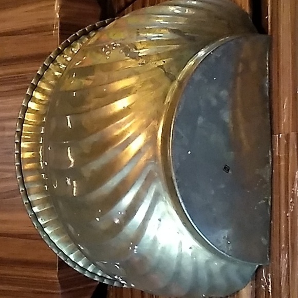 Vintage Brass Wall Planter - Etsy Vintage brass color wall planter large
